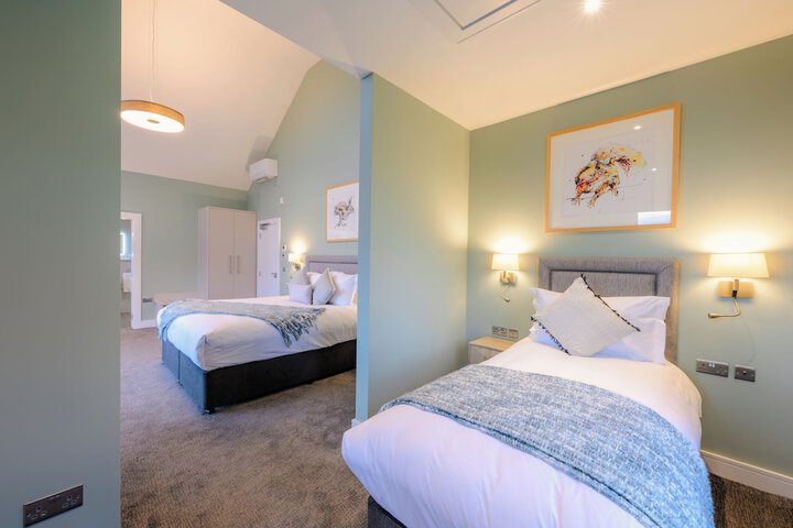 Room 10 of 94
