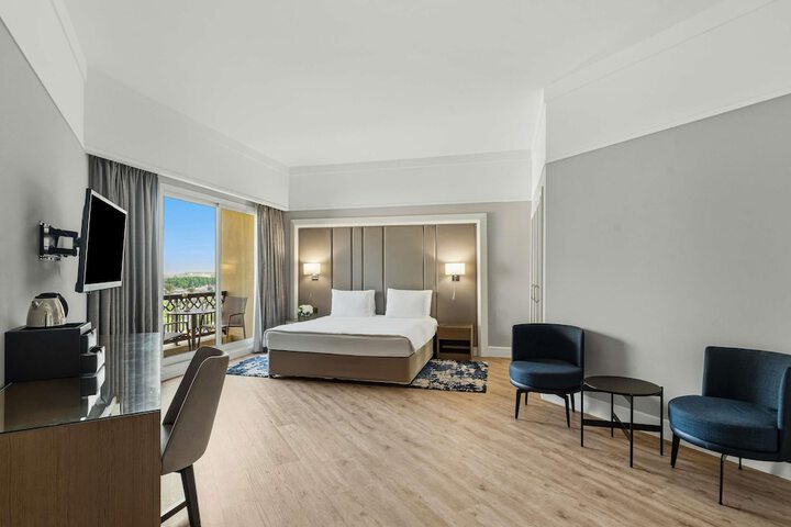 Room 95 of 335