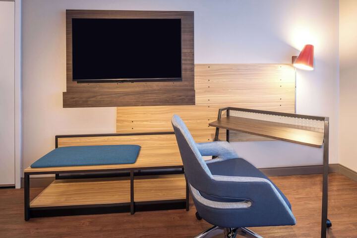 Room 14 of 36