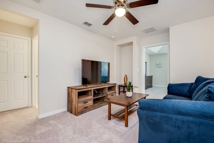 Room 19 of 37