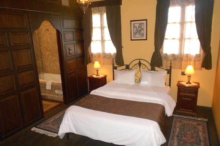 Room 8 of 34