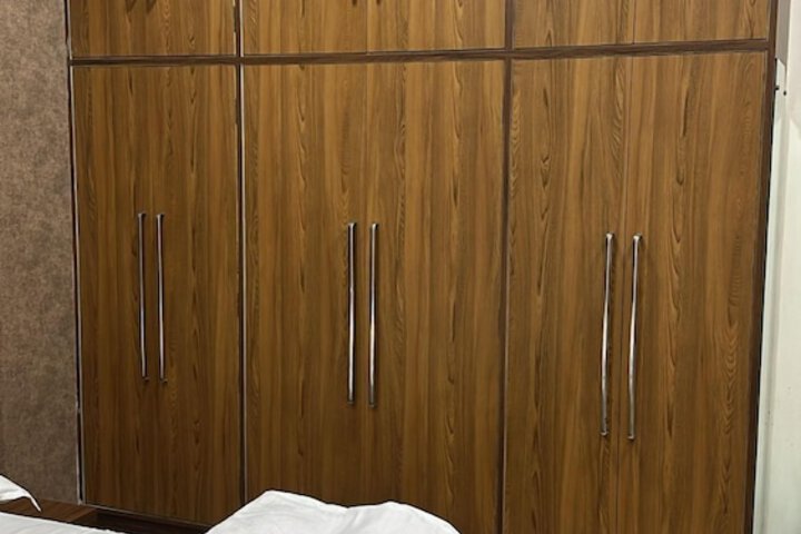 Room 4 of 36