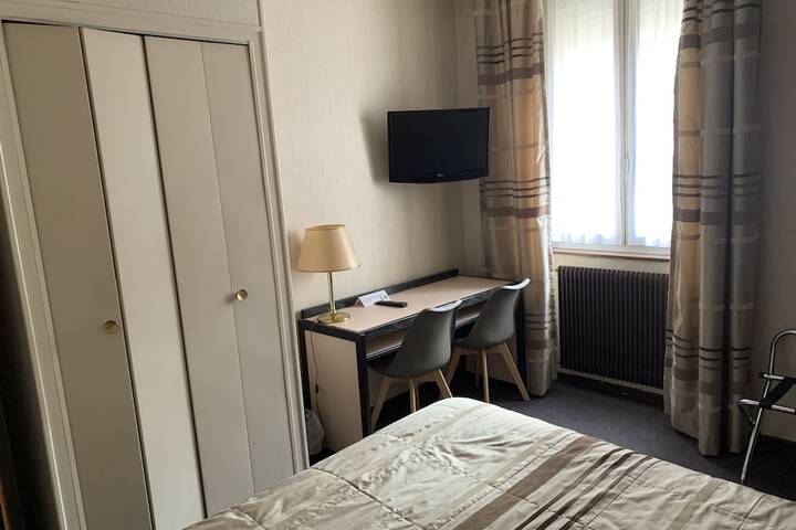Room 13 of 30