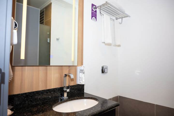 Room 35 of 65