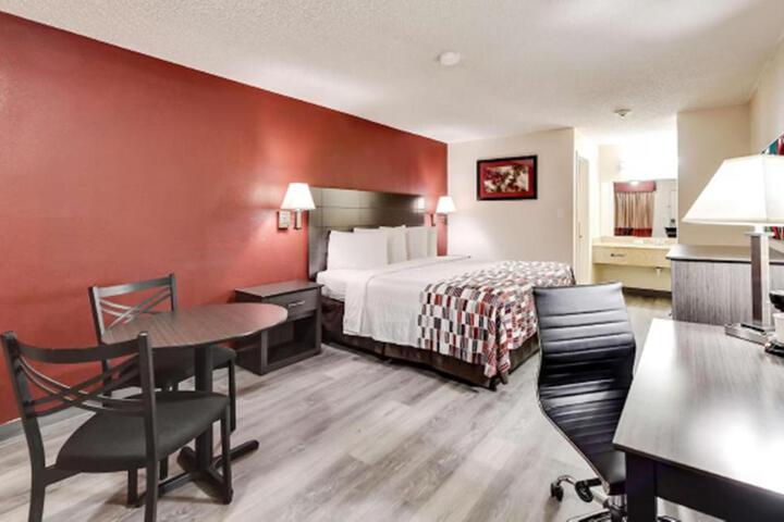 Superior King Bed (2 of 3)