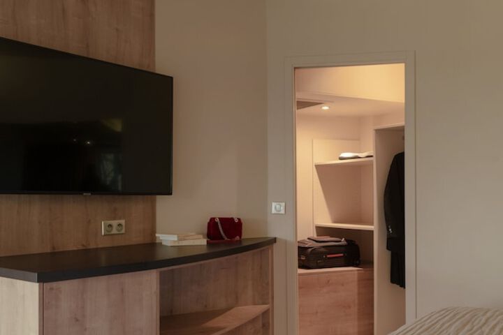 Room 258 of 780