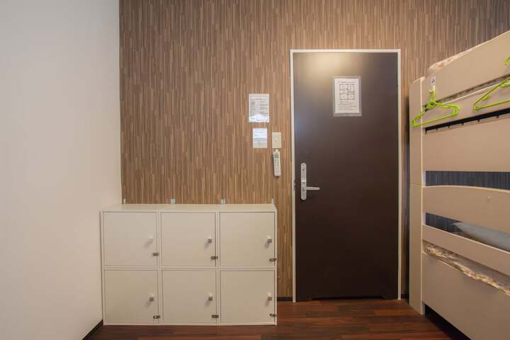 Room 30 of 68