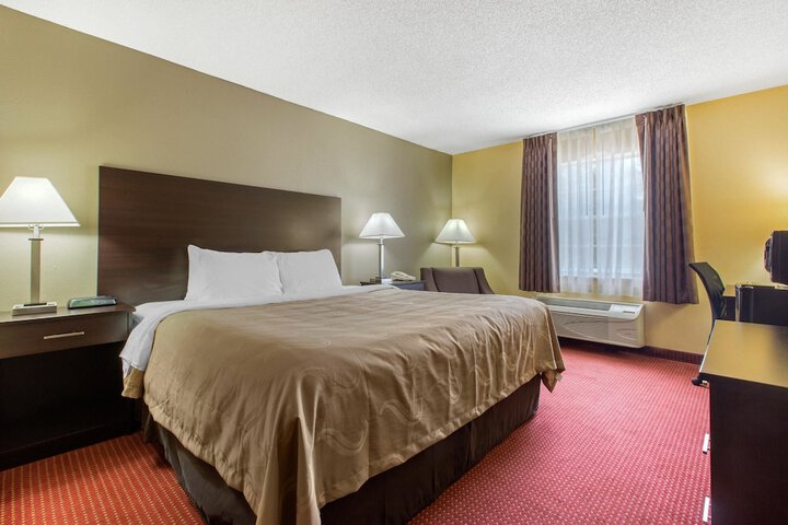 1 King Bed (7 of 12)