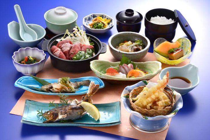 Dining Photos