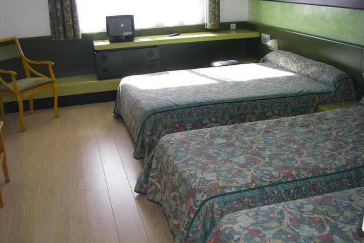 Room 21 of 34