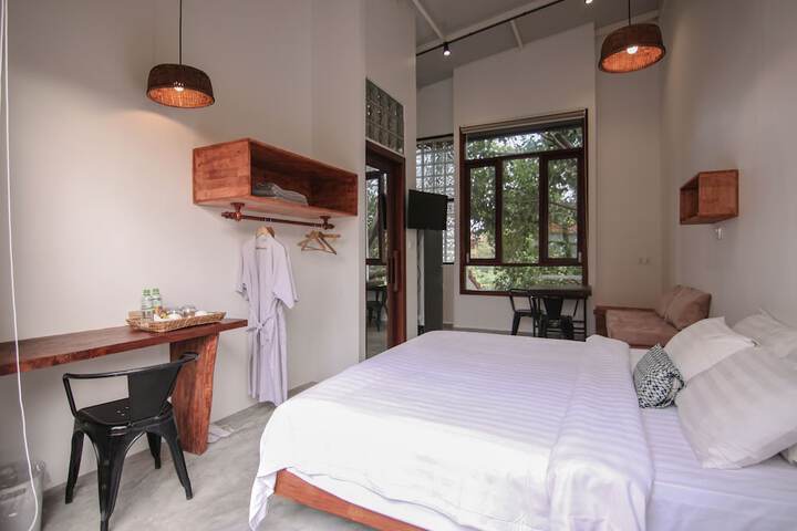 Room 4 of 83