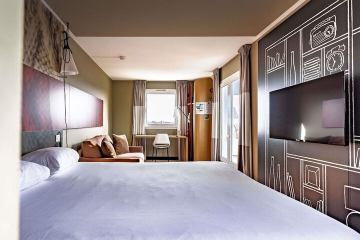Room 15 of 79