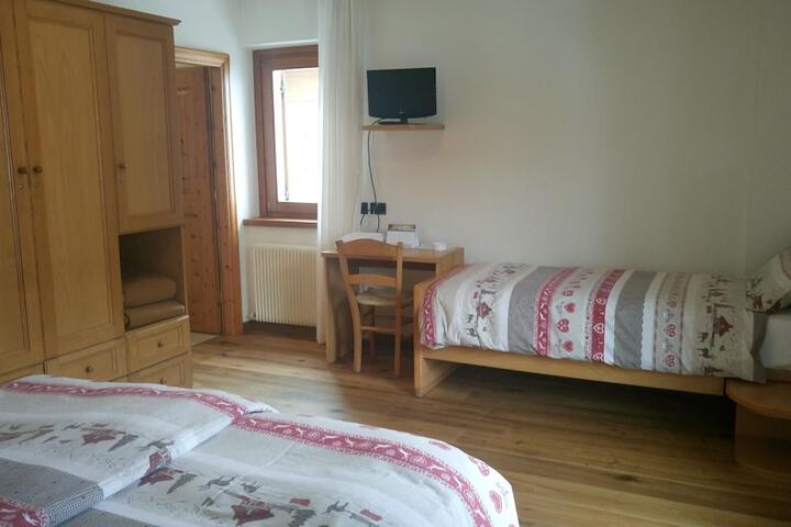 Room 16 of 65