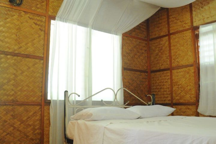 Room 4 of 156