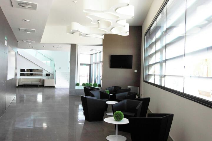Entrance & Lobby