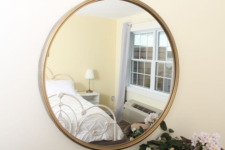 Room 25 of 144