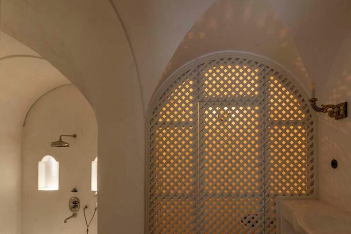 Room 25 of 73