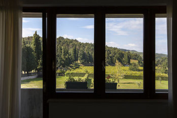 Room 8 of 20