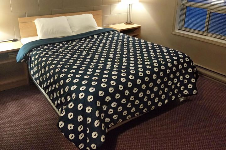 Room 3 of 10