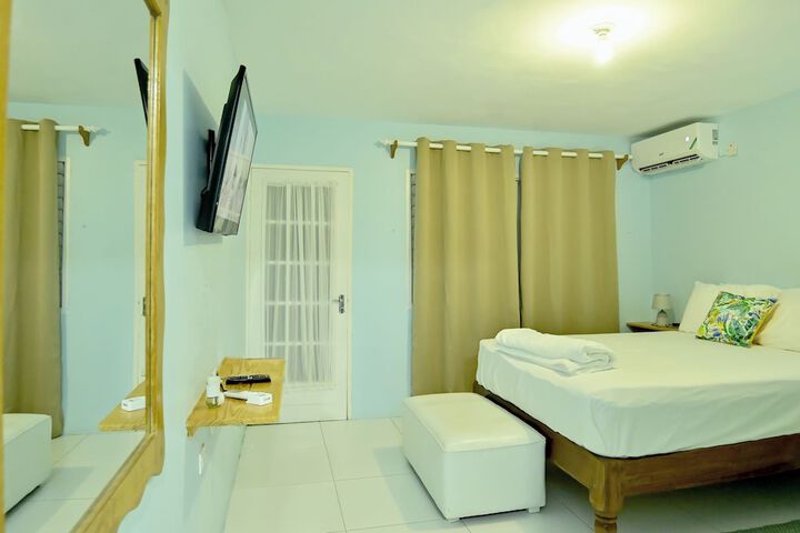 Room 16 of 30
