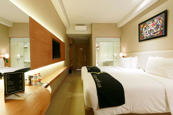 Room 8 of 33