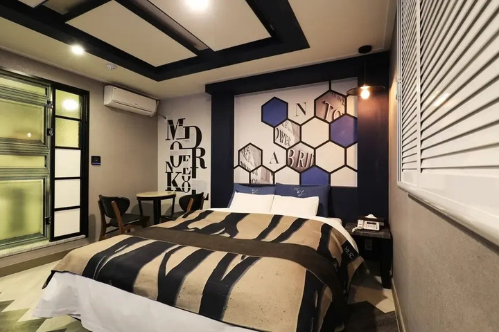Room 3 of 24