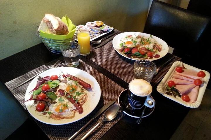 Dining Photos