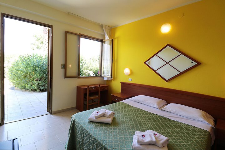 Room 32 of 150