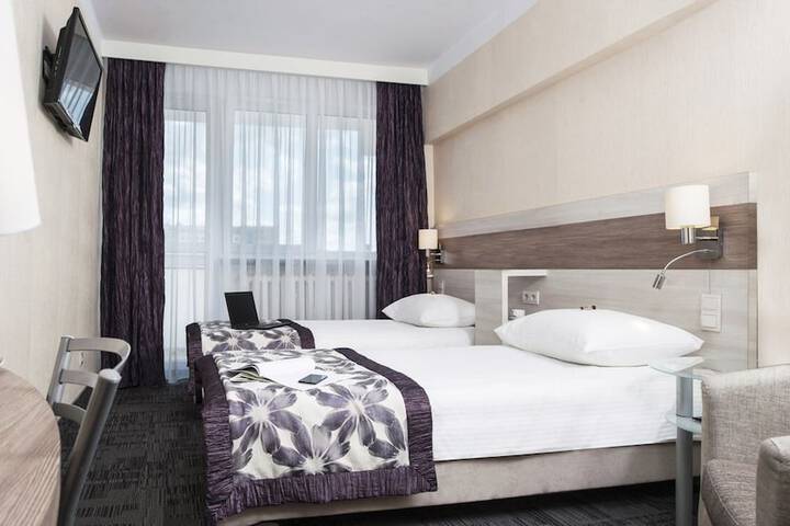 Room 4 of 23