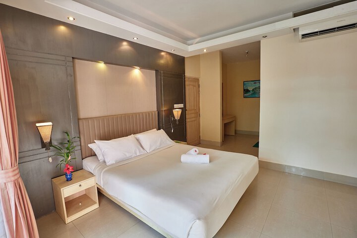 Room 2 of 20