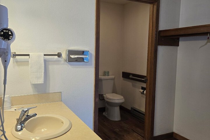 Room 26 of 45