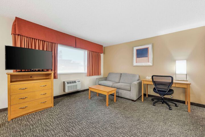 Room 13 of 37