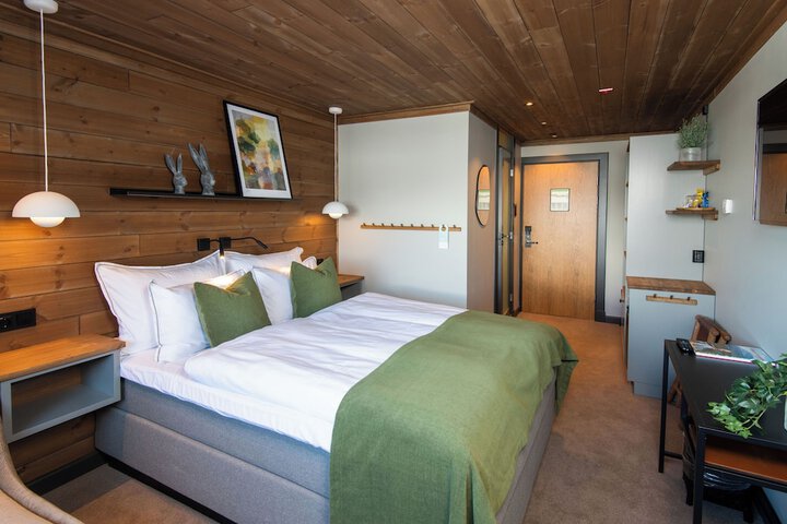 Room 4 of 55