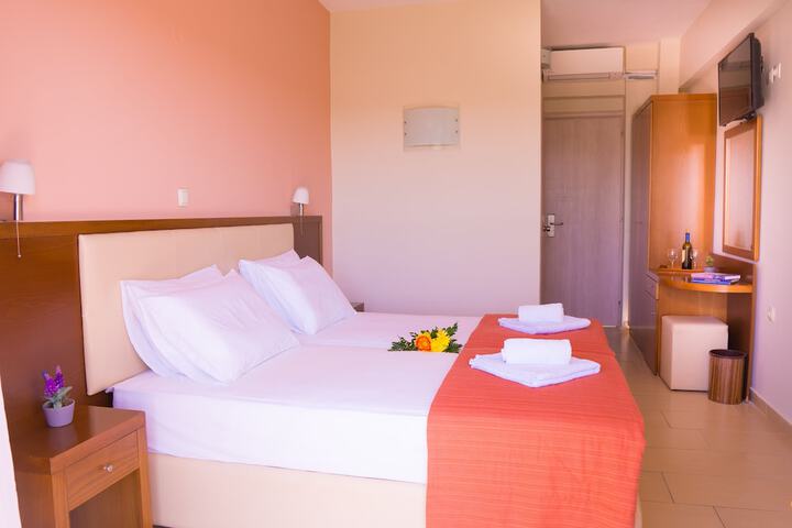 Room 10 of 52