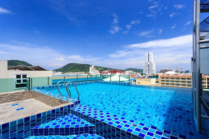 77 Bangla Hotel