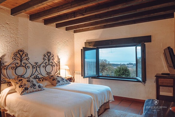 Room 4 of 80