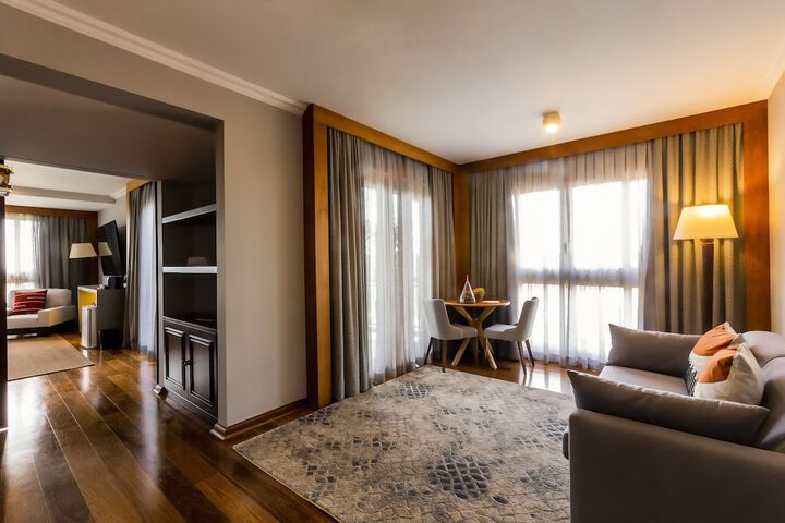 Room 9 of 70