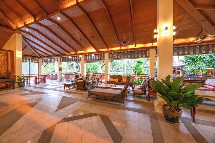 Hotel Lobby