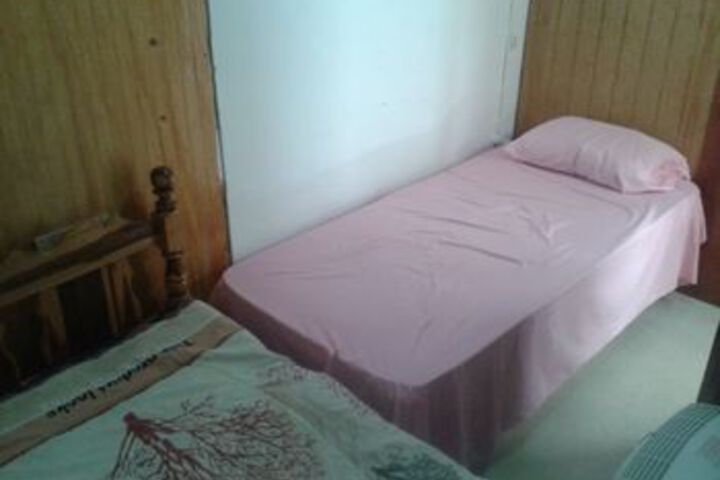 Room 8 of 18