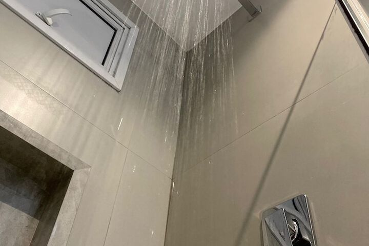 Room 13 of 21