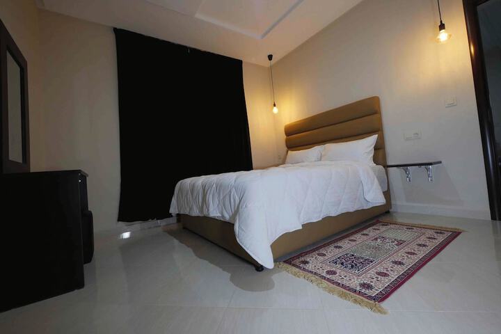 Room 12 of 22