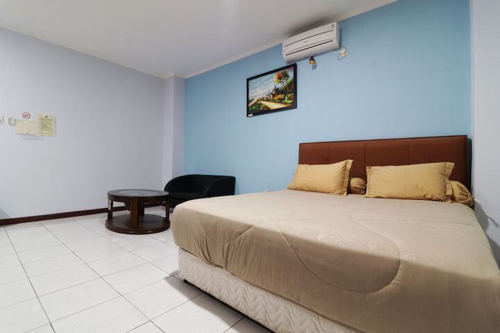 Room 11 of 25