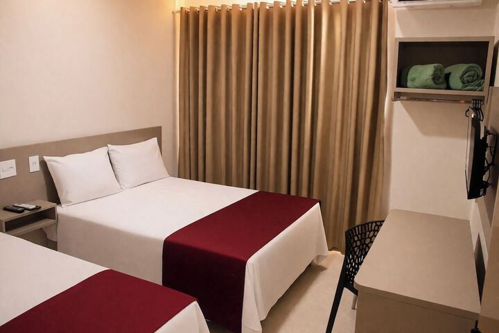 Room 10 of 21