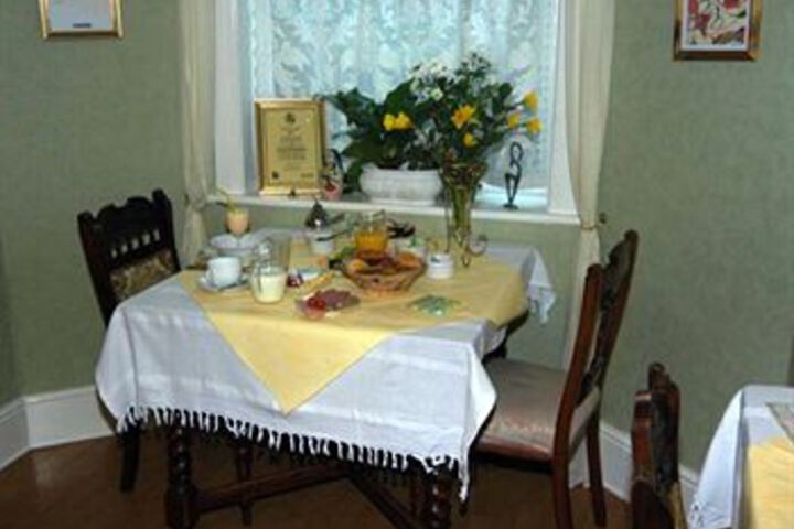 Dining 3 of 15