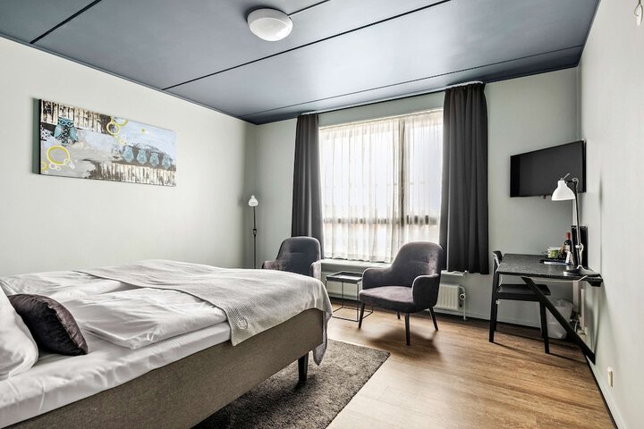 Room 18 of 125