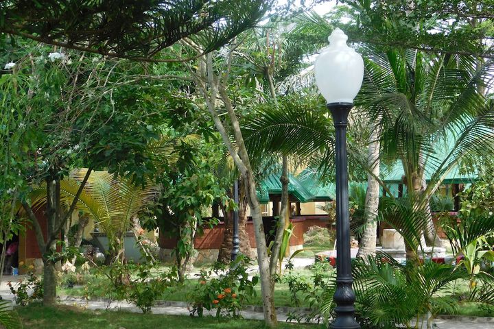 Hotel Exterior 26 of 35