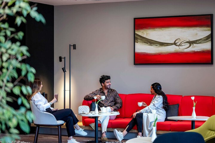 Lounge 89 of 112