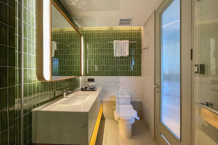 Room 6 of 21