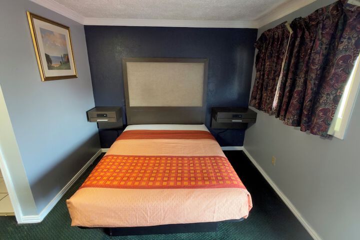 Room 2 of 15