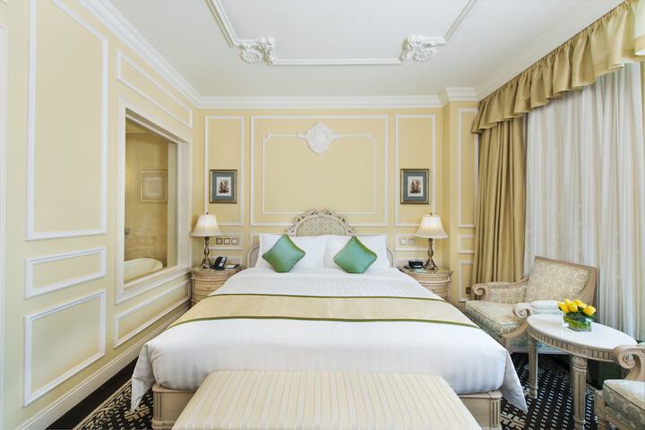 Room 7 of 42